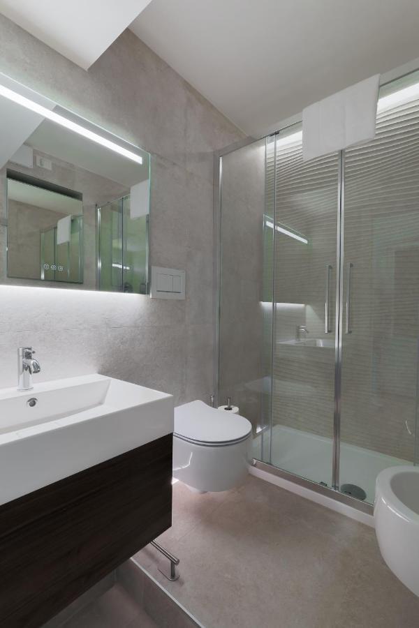 Duomo Apartment Милано Екстериор снимка