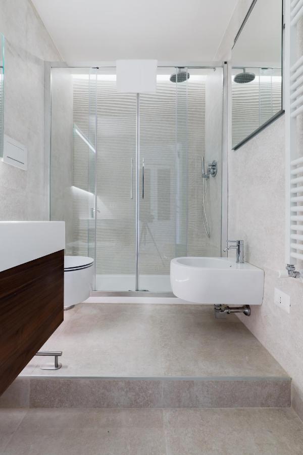 Duomo Apartment Милано Екстериор снимка