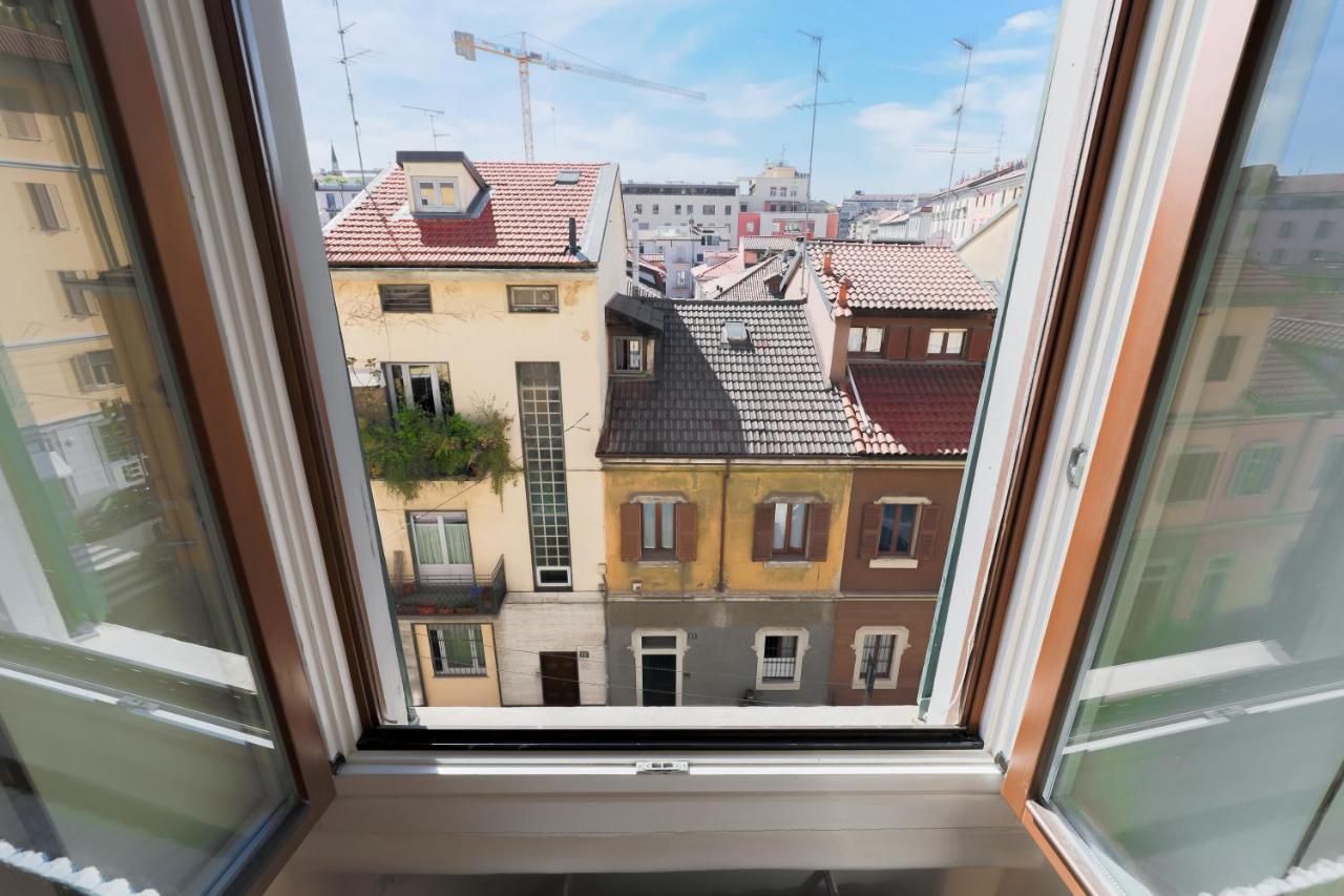 Duomo Apartment Милано Екстериор снимка